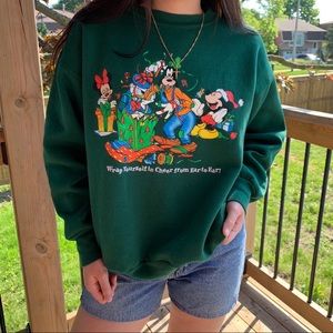 Vintage Disney crew neck💚